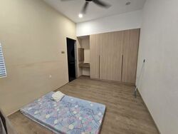Lorong Lew Lian (D19), Terrace #596582731